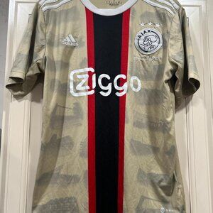 Adidas Ajax 2022/23 home shirt #Ajax #FootballShirt